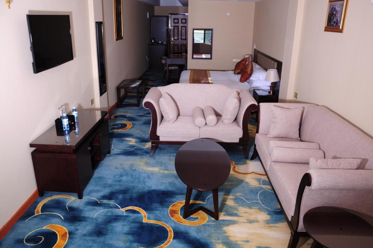Hotel Triangle Mbarara ภายนอก รูปภาพ