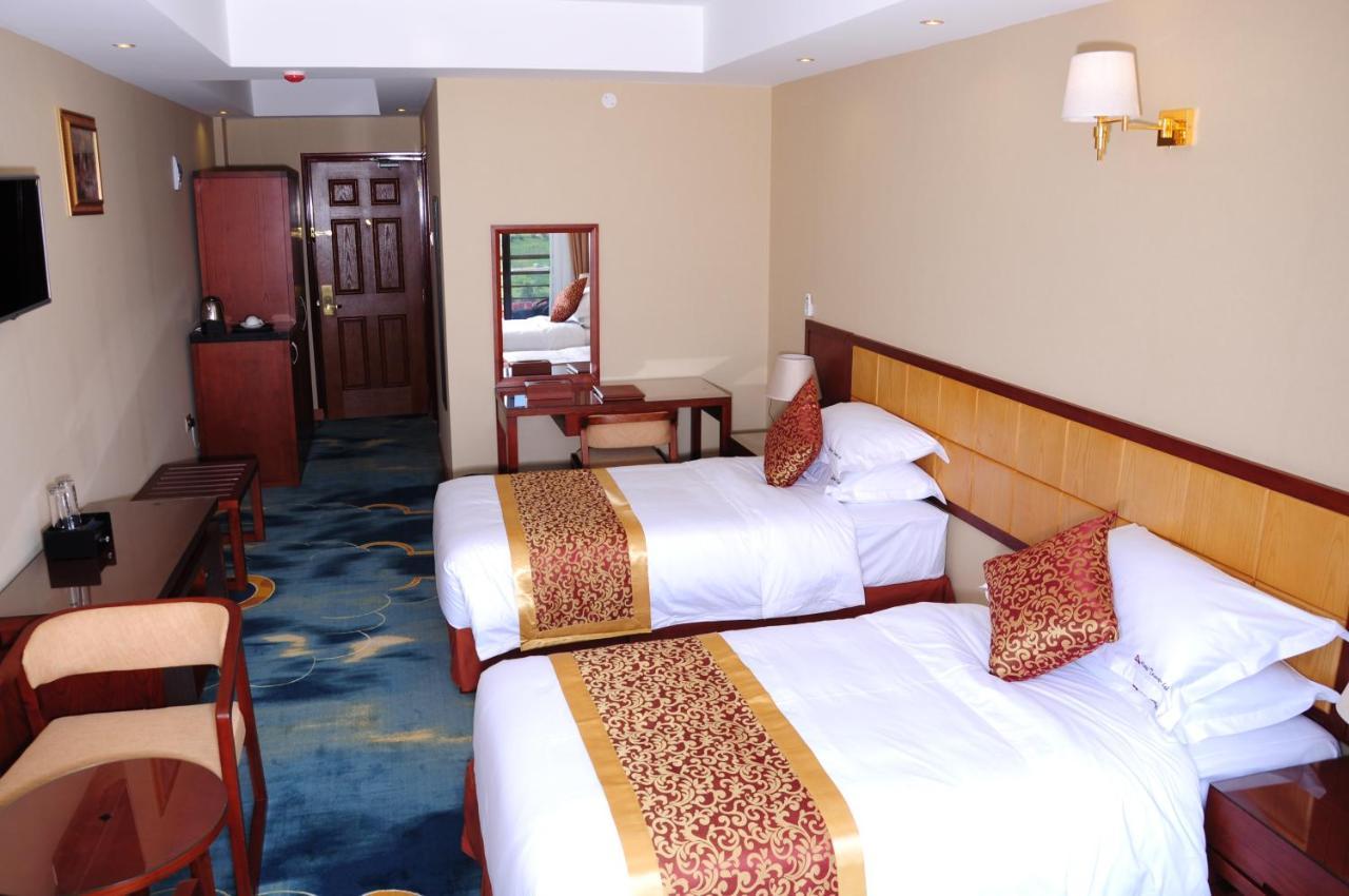 Hotel Triangle Mbarara ภายนอก รูปภาพ