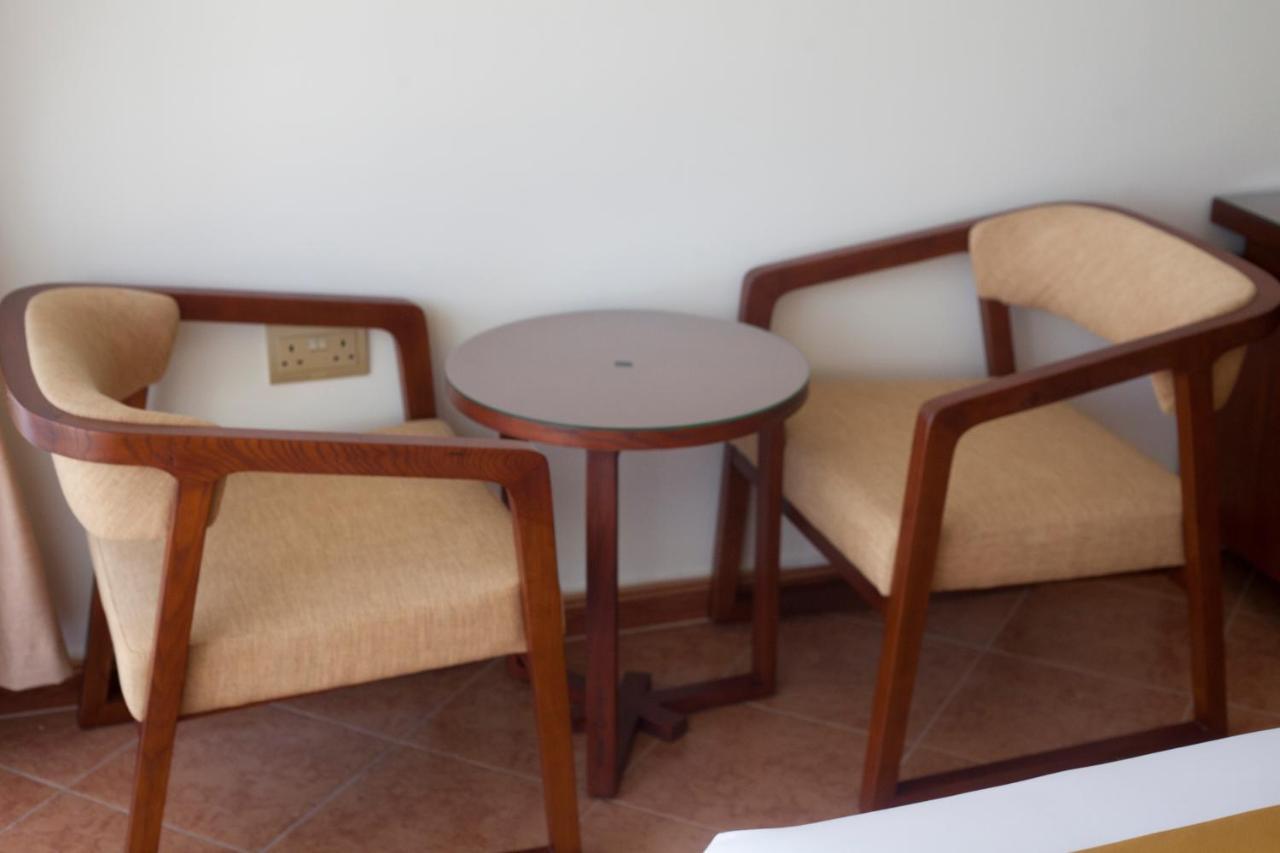 Hotel Triangle Mbarara ภายนอก รูปภาพ