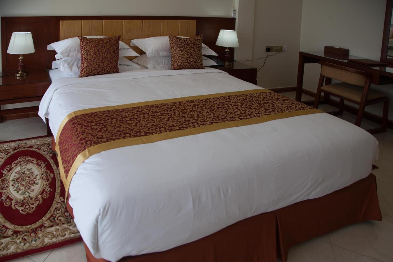 Hotel Triangle Mbarara ภายนอก รูปภาพ